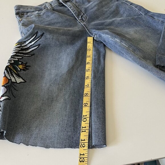 Ed Hardy Women’s Heart Eagle Embroidered Denim Cut Off Shorts Jorts Size 26 - Picture 12 of 16